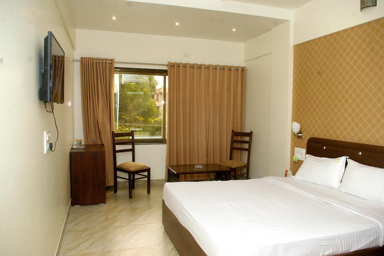 Hotel Gulmohar Pride Ahmednagar Luaran gambar