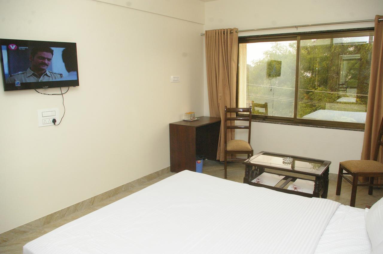 Hotel Gulmohar Pride Ahmednagar Luaran gambar