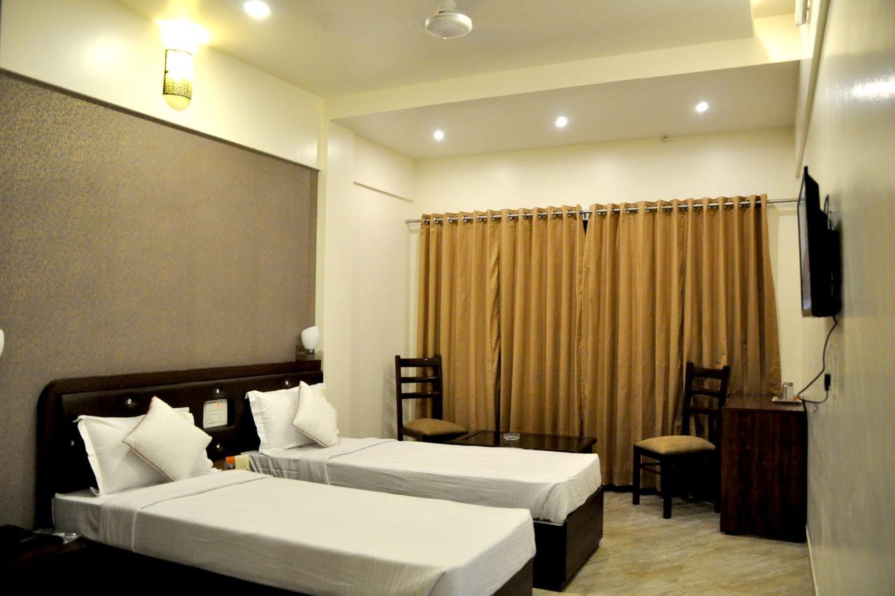 Hotel Gulmohar Pride Ahmednagar Luaran gambar