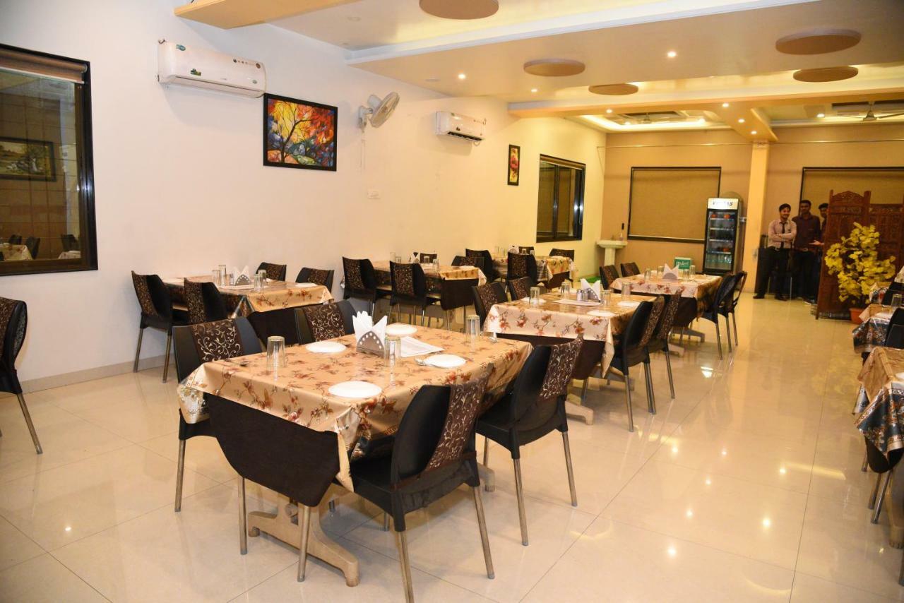 Hotel Gulmohar Pride Ahmednagar Luaran gambar